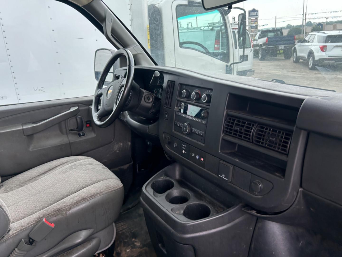 2021 White Chevrolet Express 2500 Cargo (1GCWGAFPXM1) with an 4.3L V6 engine, 6A transmission, located at 1687 Business 35 S, New Braunfels, TX, 78130, (830) 625-7159, 29.655487, -98.051491 - Photo#3